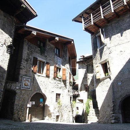 La Piazzetta Di Canale B&B Tenno Exterior photo