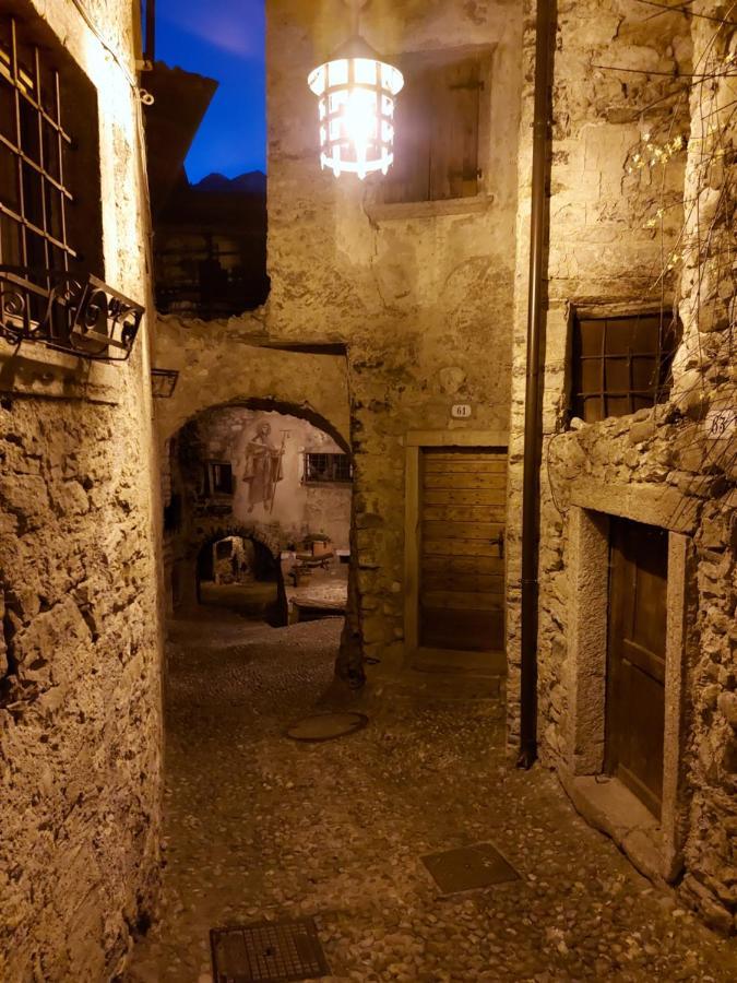 La Piazzetta Di Canale B&B Tenno Exterior photo