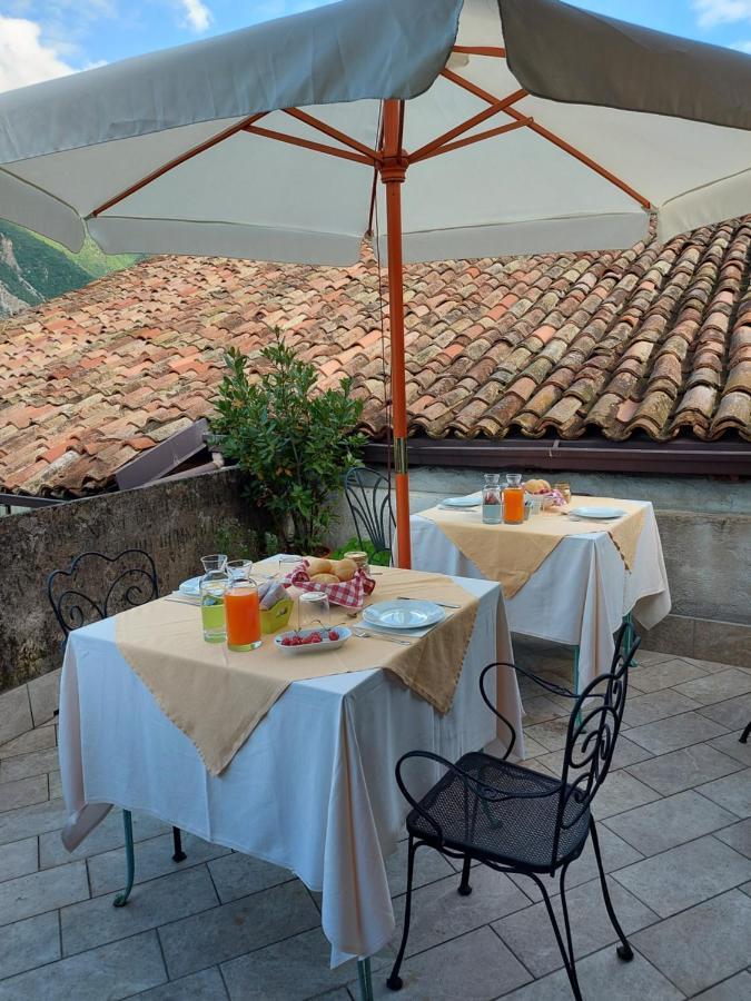 La Piazzetta Di Canale B&B Tenno Exterior photo